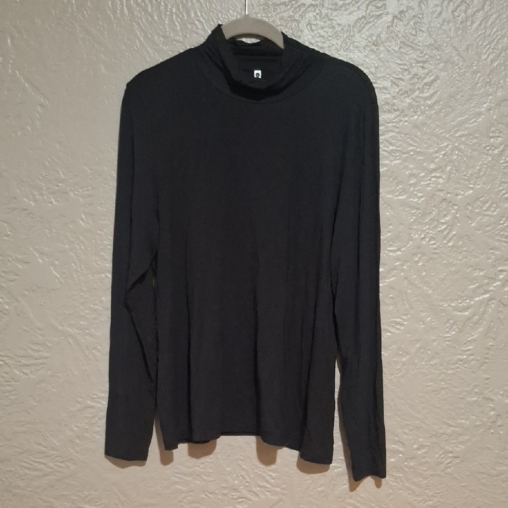 Leo & Nicole Women's Classic Black Turtleneck Size L